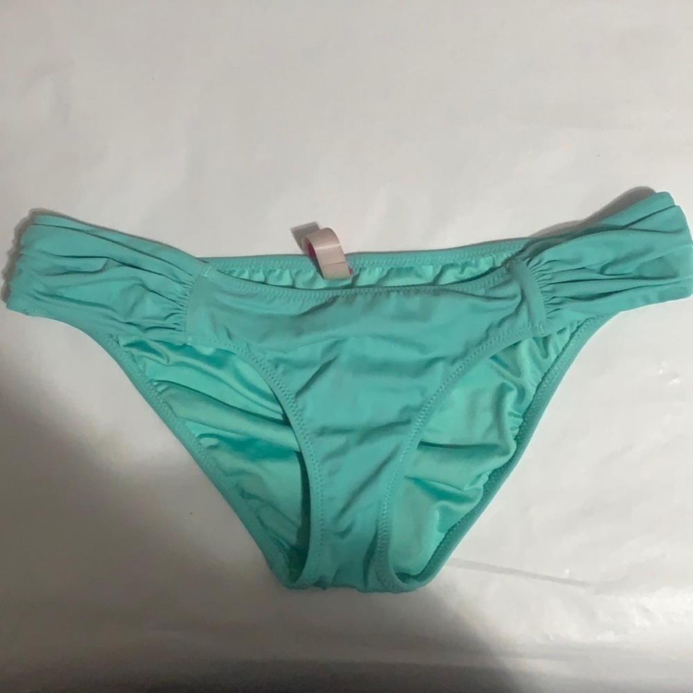 𝅺5 for $20 Victoria’s Secret cute bikini bottoms